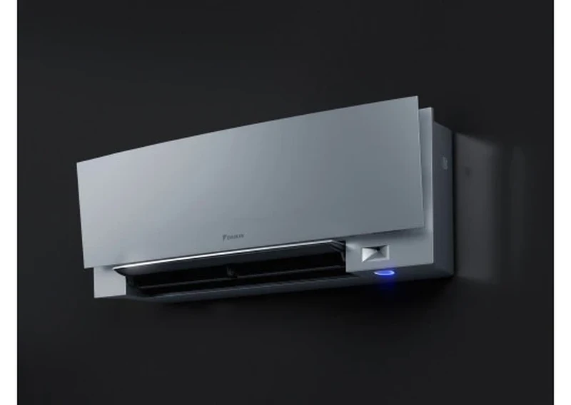 Инверторни климатици DAIKIN FTXJ25AS EMURA NEW 2022 SILVER